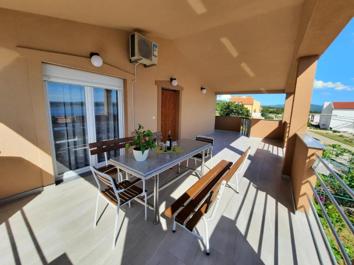 Danisacroatia Apartman Maslenica Kültér fotó